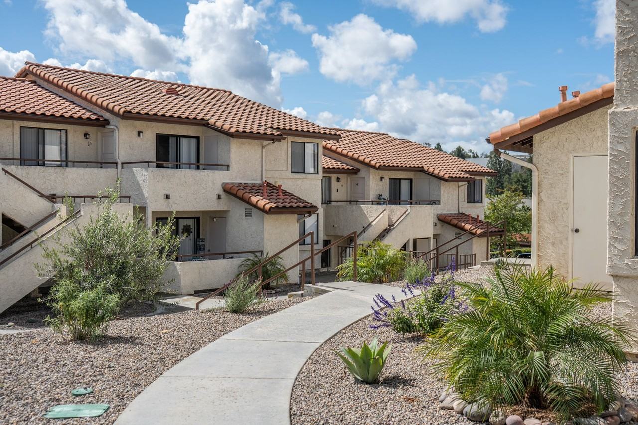 Sycamore Hills Village Apartments - Photo 5 of 35