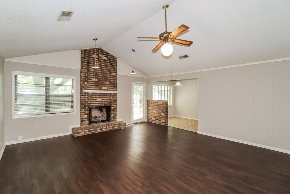 7261 Hollorn Ln - Photo 5 of 16