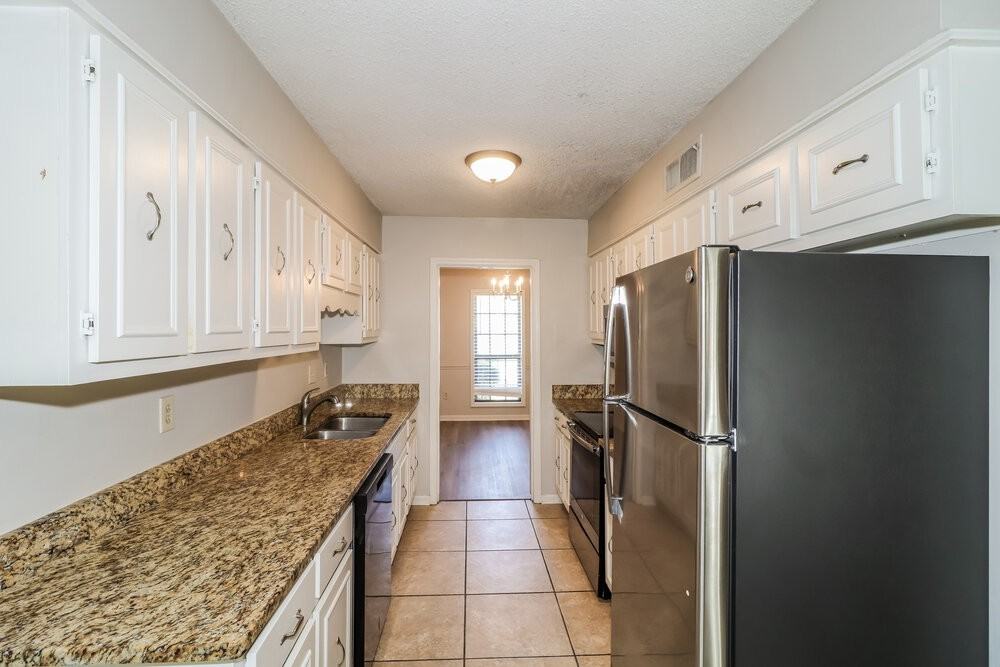 7261 Hollorn Ln - Photo 7 of 16