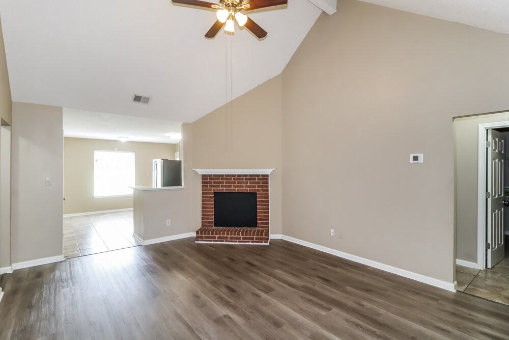 7091 Ireland Dr - Photo 4 of 16