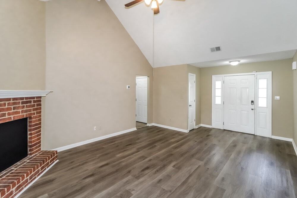 7091 Ireland Dr - Photo 5 of 16