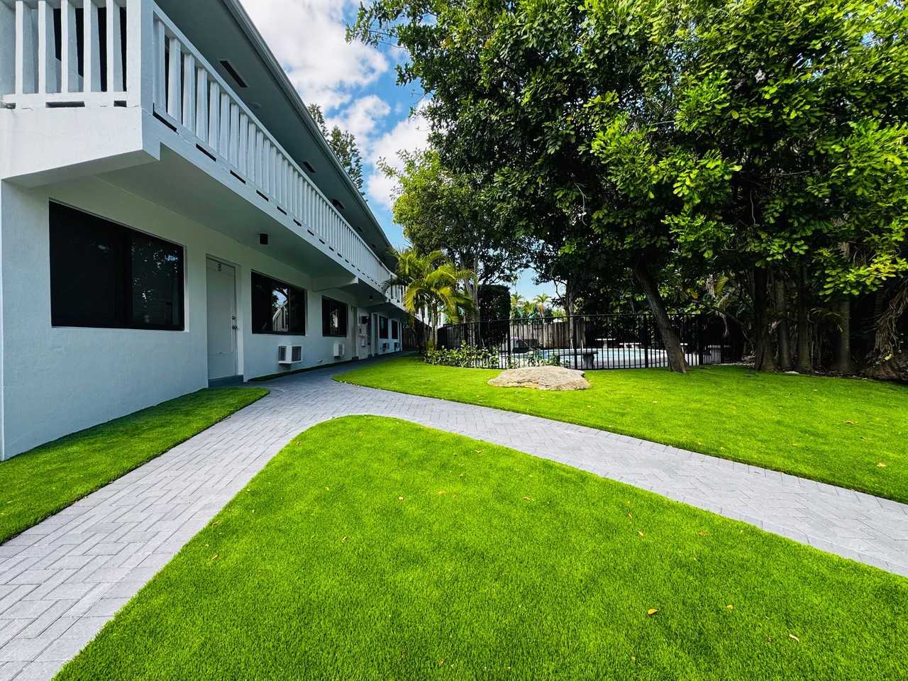 4317 NE 21ST AVE - Photo 2 of 13