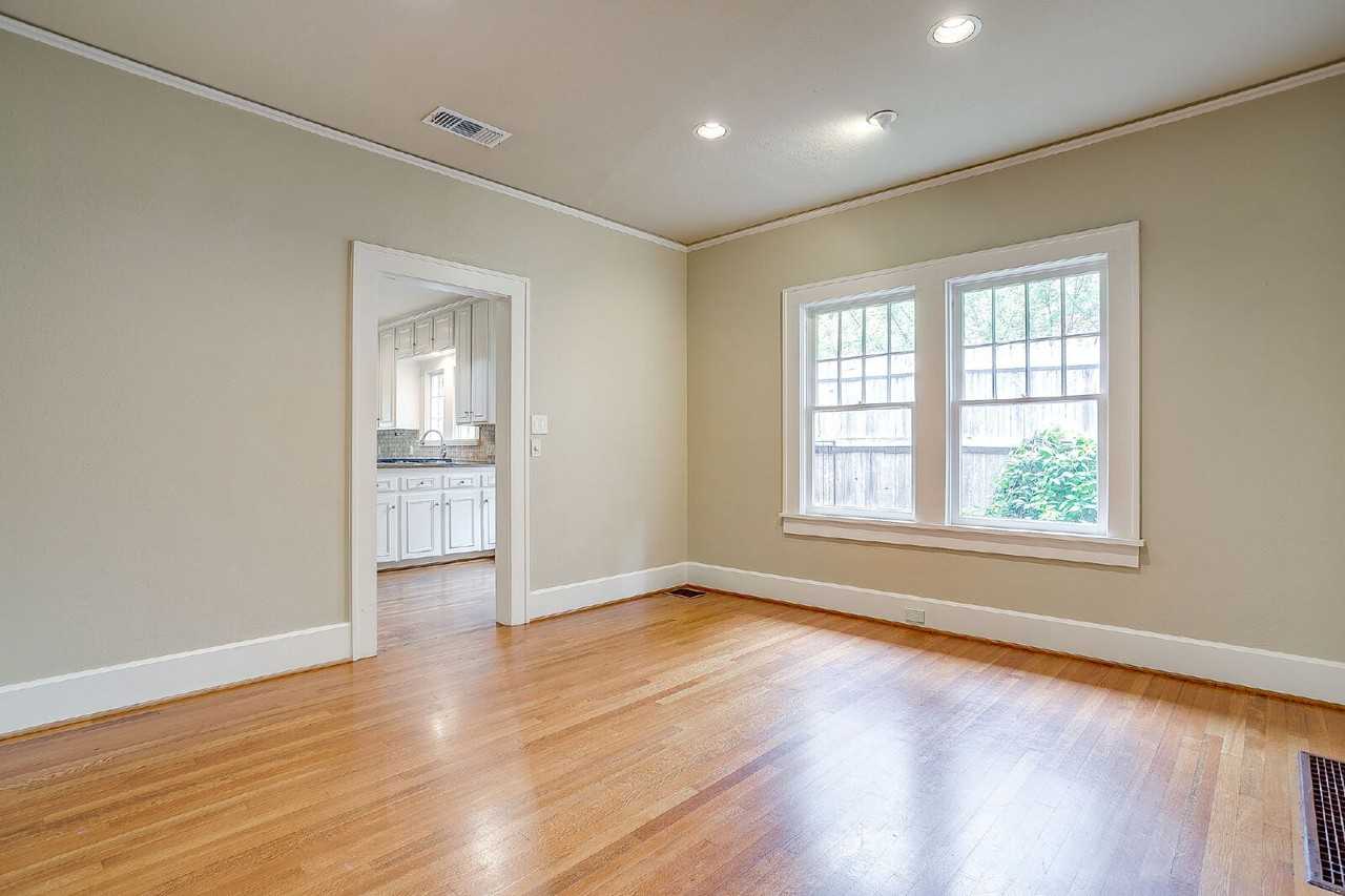 2606 Cockrell Ave - Photo 6 of 20