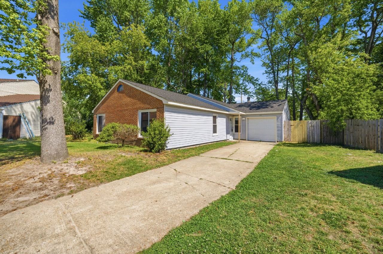 901 Vincent Ct - Photo 2 of 37