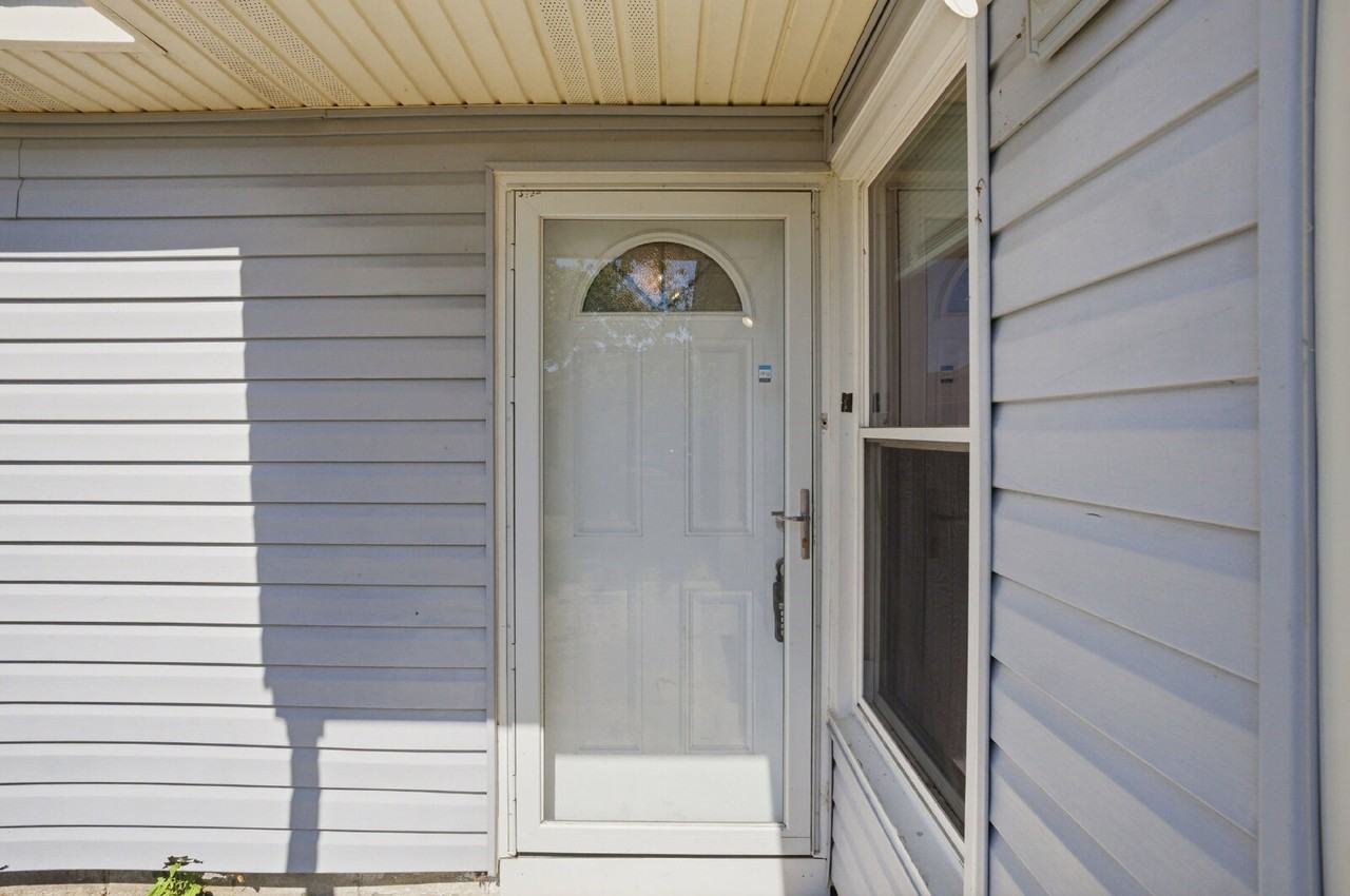 901 Vincent Ct - Photo 3 of 37