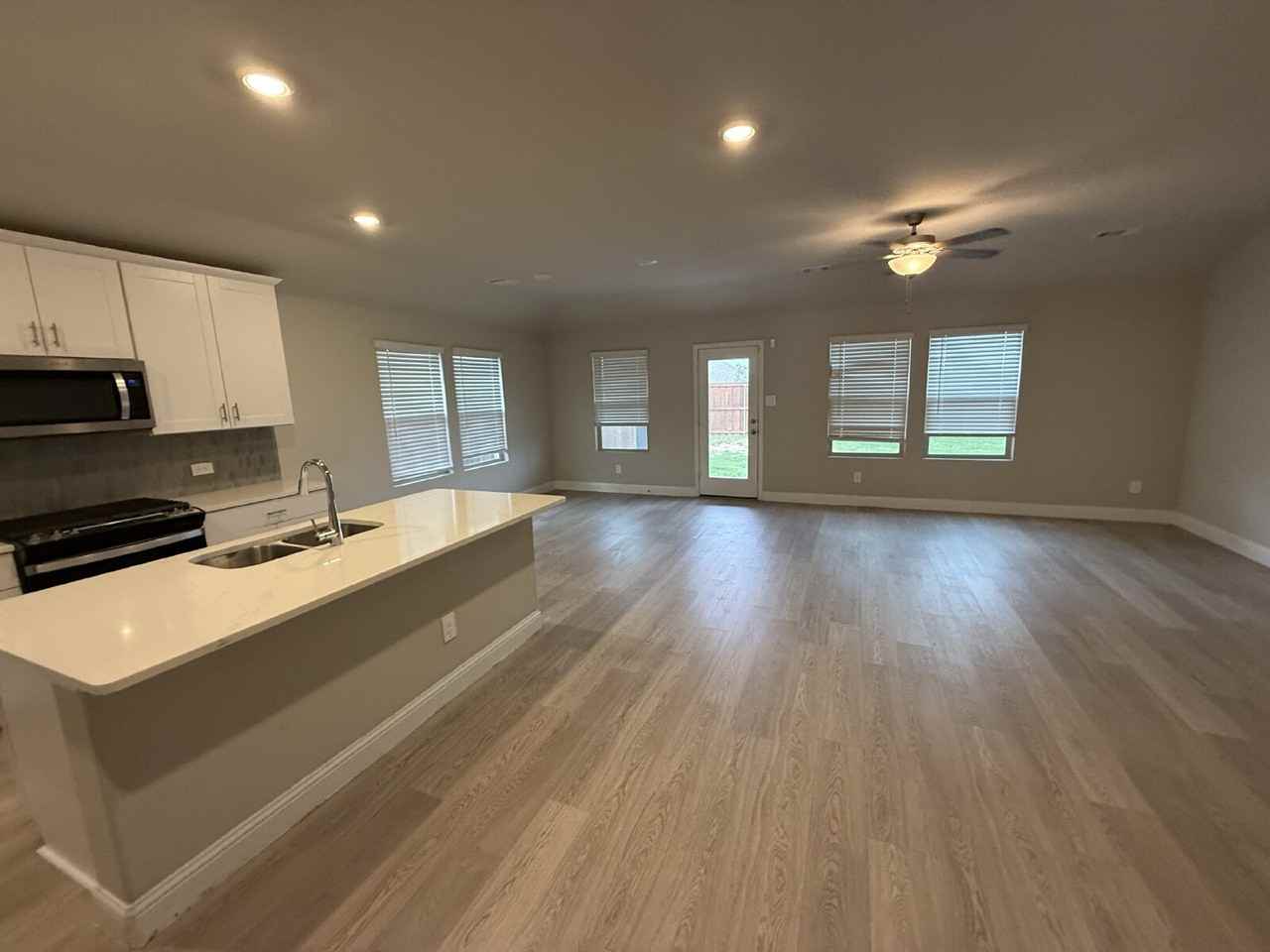 702 Williams Way - Photo 5 of 25