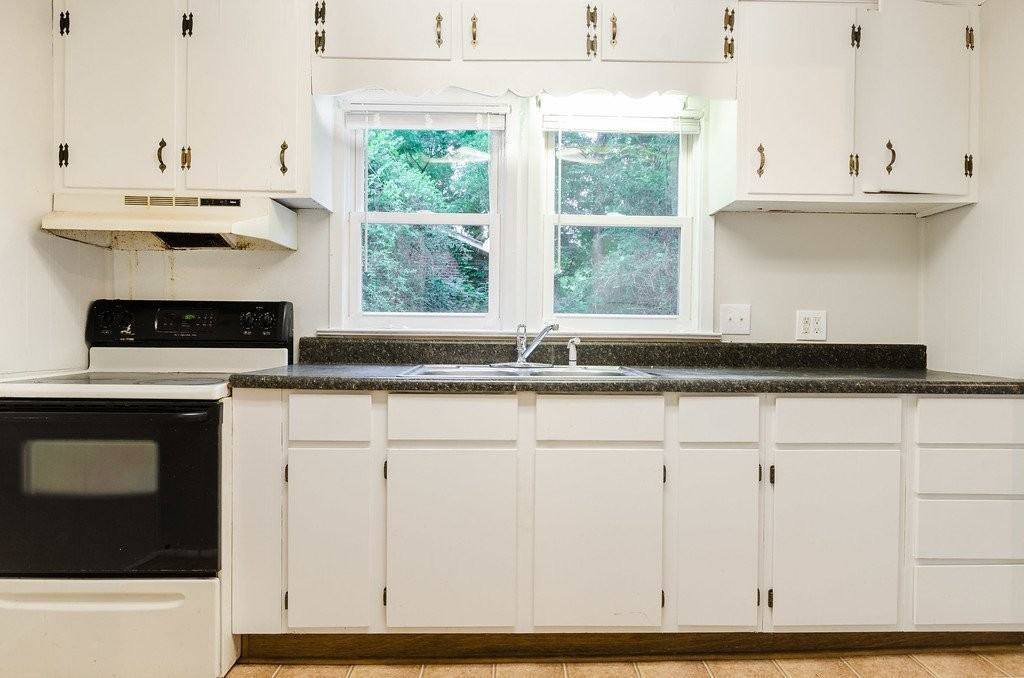 1233 Cheshire Ave - Photo 7 of 26