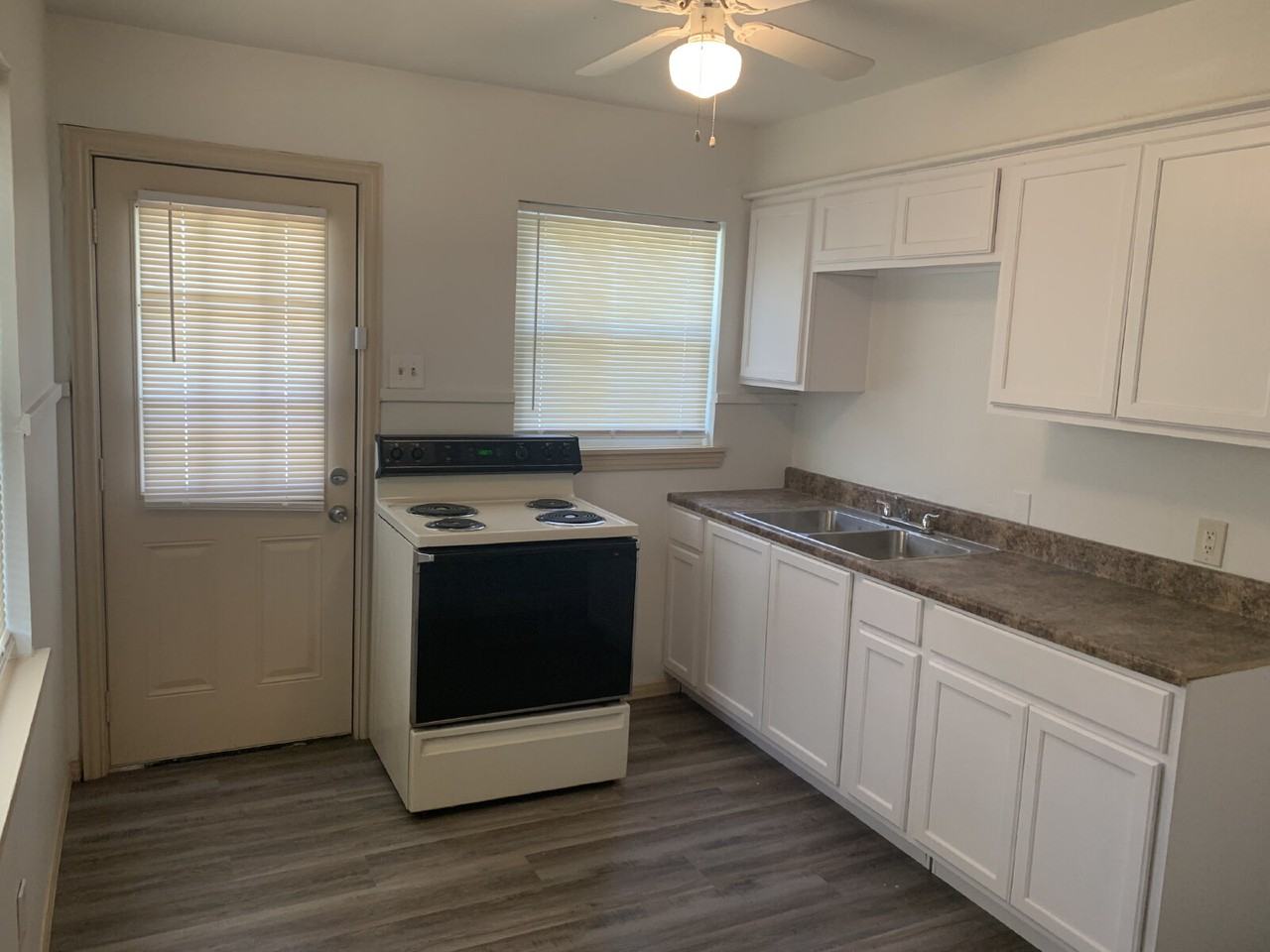 3410 Nashville Ave - Photo 3 of 5