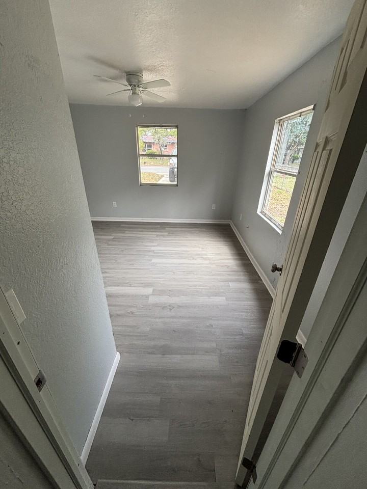 2436 Lilly St - Photo 6 of 25