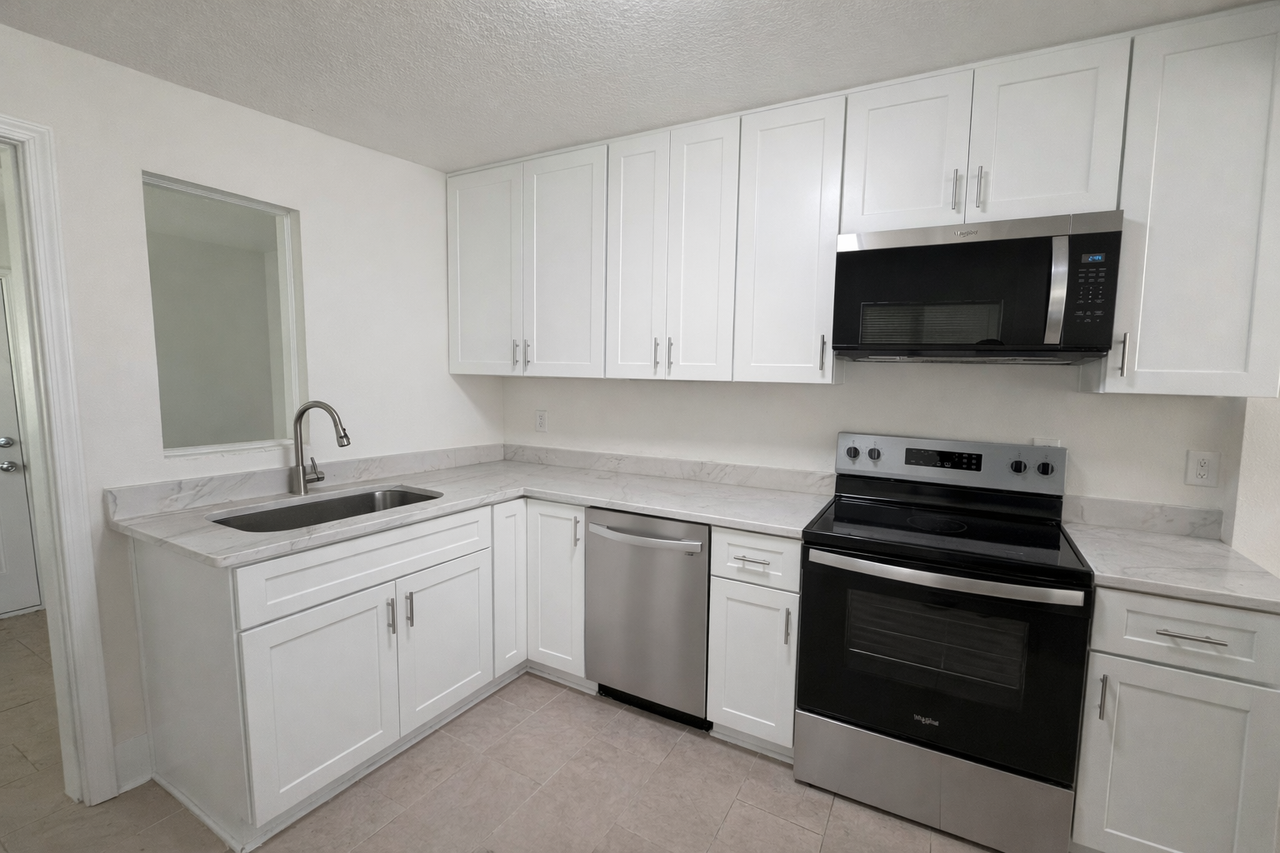 3512 Broadway Ave - Photo 3 of 10