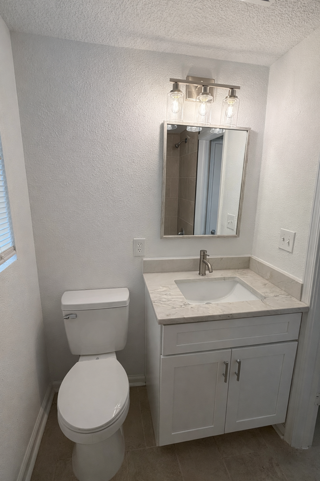 3512 Broadway Ave - Photo 5 of 10