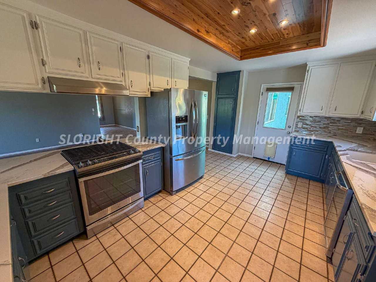 691 Manzanita Dr - Photo 5 of 16