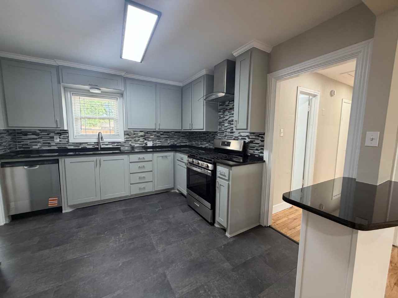 3502 26th St - Photo 5 of 12