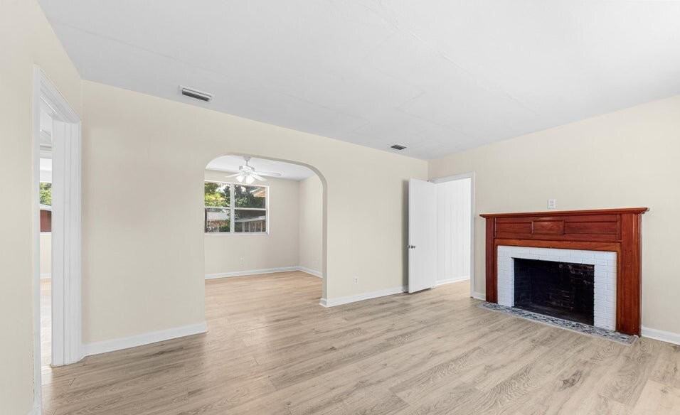 7115 Lucky Dr W - Photo 5 of 24