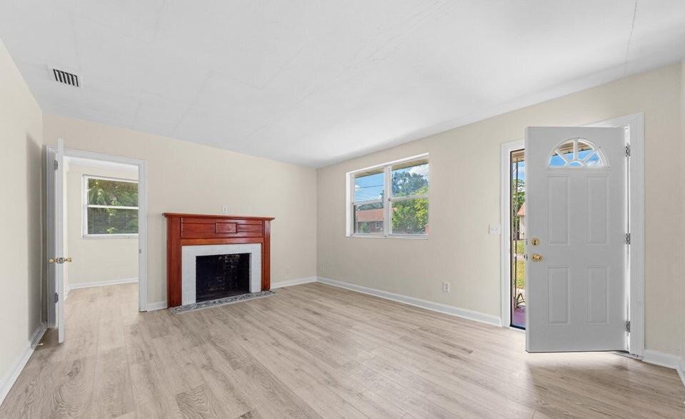 7115 Lucky Dr W - Photo 6 of 24