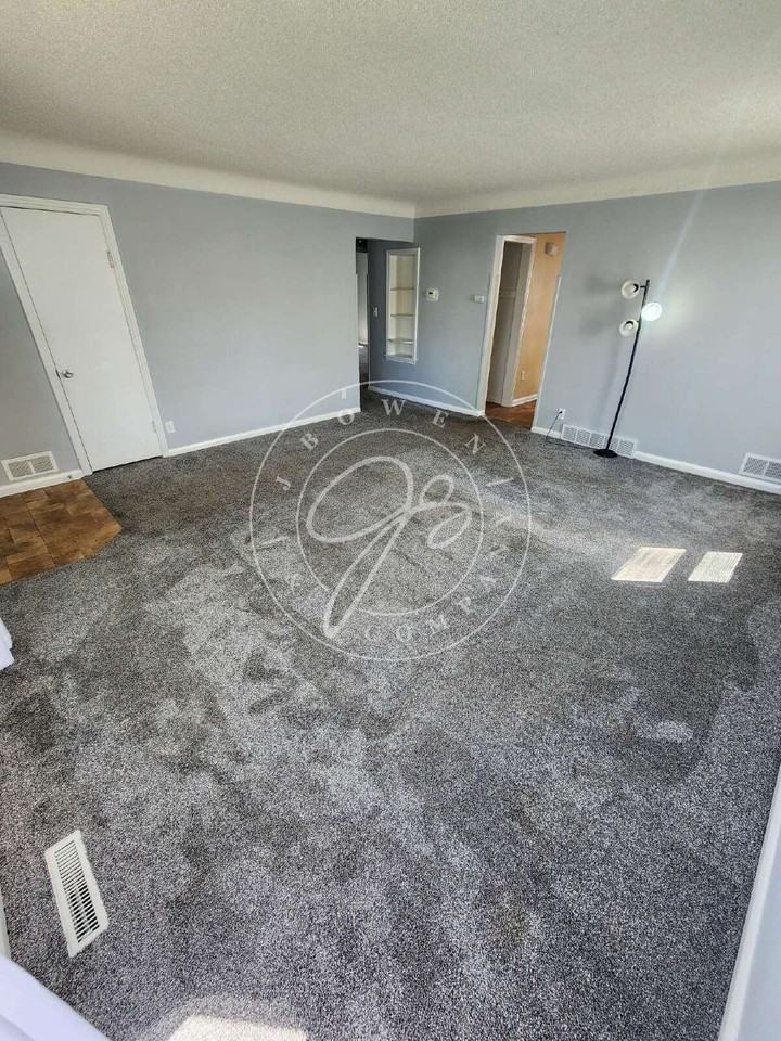 1315 Luscombe Dr - Photo 3 of 22