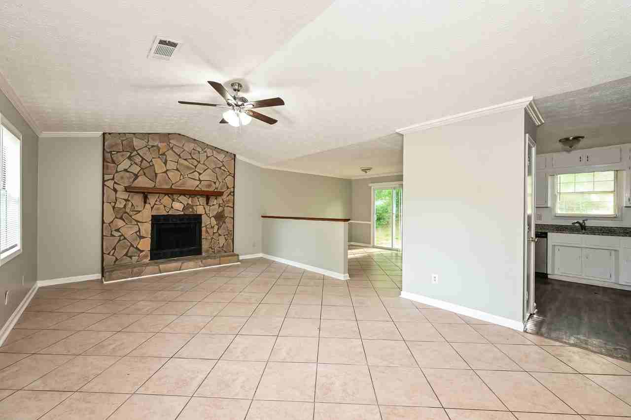 450 Pennybrook Dr - Photo 2 of 15