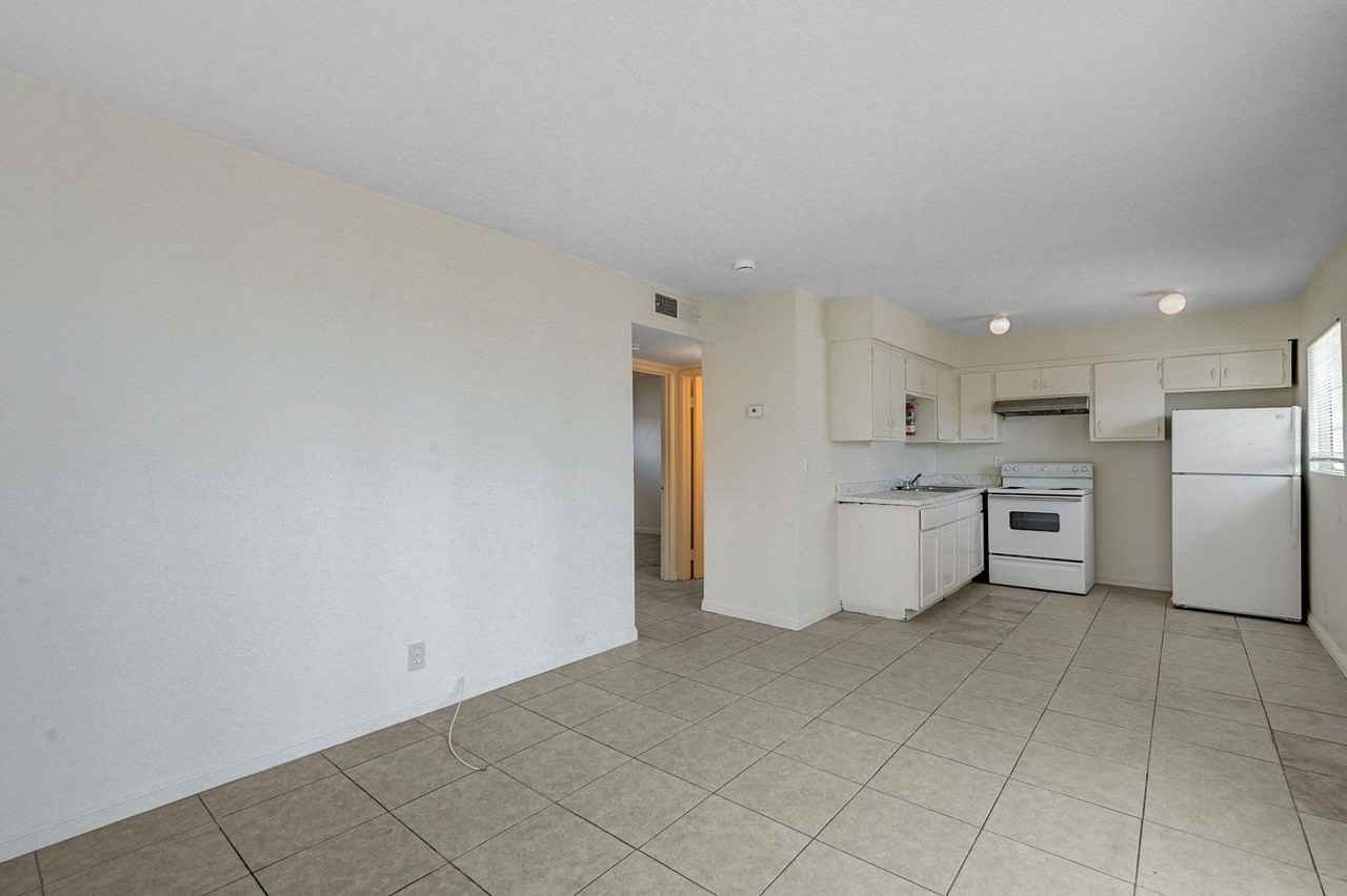 3370 Athens St #4 - Photo 3 of 11
