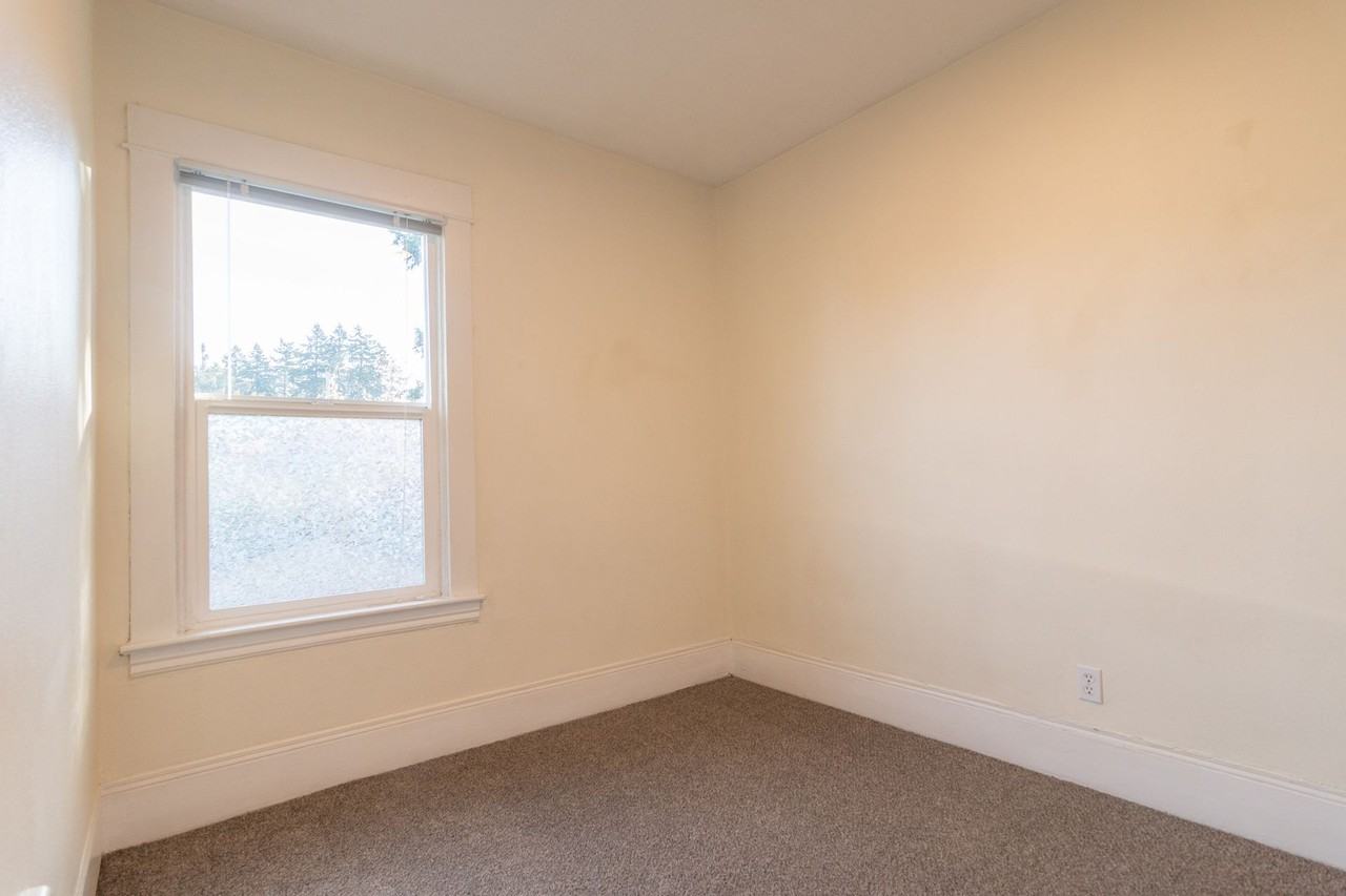 6020 Glisan Apartments - Photo 4 of 37
