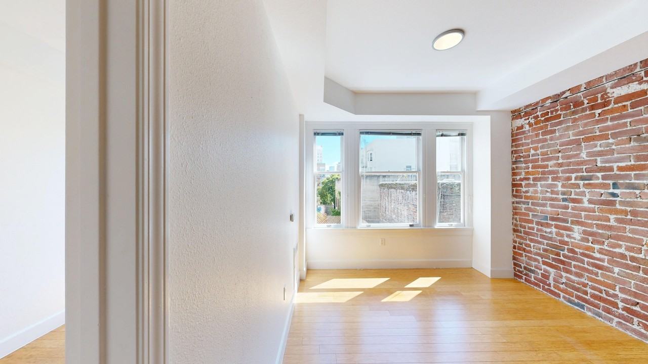 540 Leavenworth Street - Photo 6 of 36