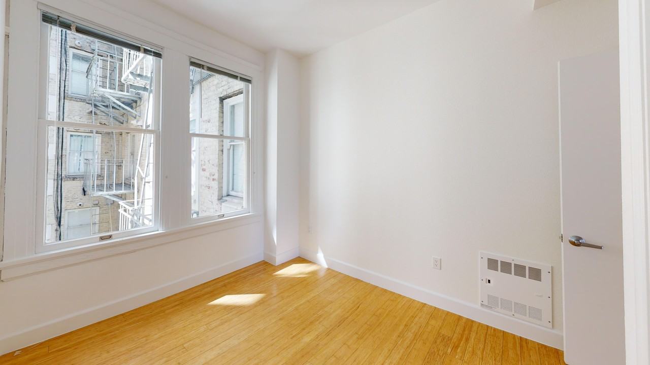 540 Leavenworth Street - Photo 7 of 36