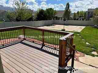 2101 Burke Ln - Photo 5 of 9