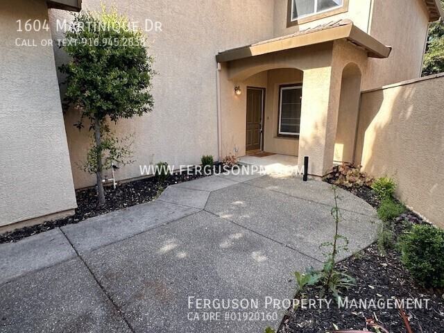 1604 Martinique Dr - Photo 3 of 4