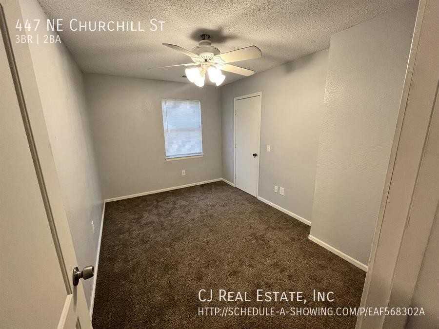 447 Ne Churchill St - Photo 7 of 10