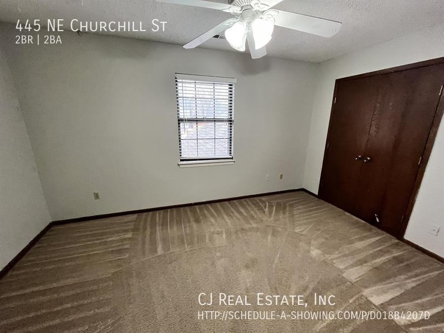 445 Ne Churchill St - Photo 6 of 11