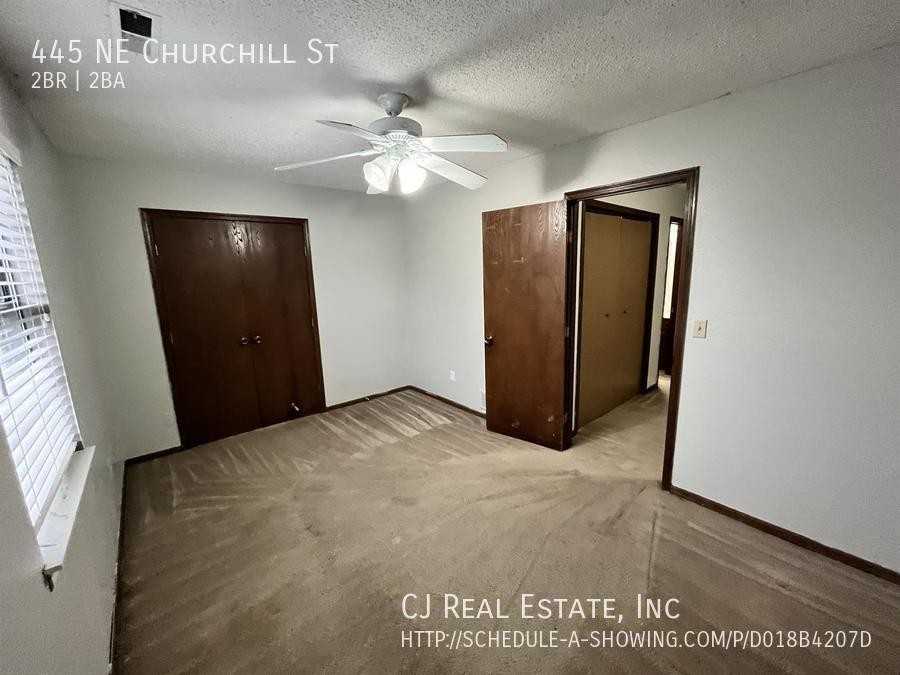 445 Ne Churchill St - Photo 7 of 11