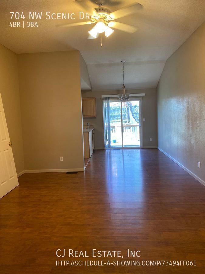 704 Nw Scenic Dr - Photo 2 of 10