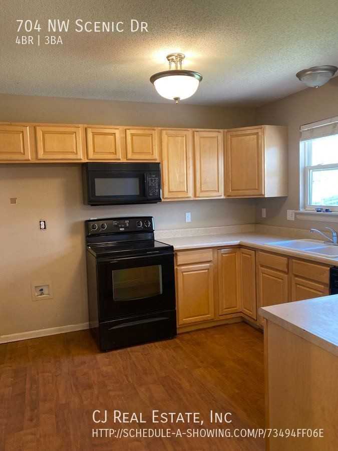 704 Nw Scenic Dr - Photo 3 of 10