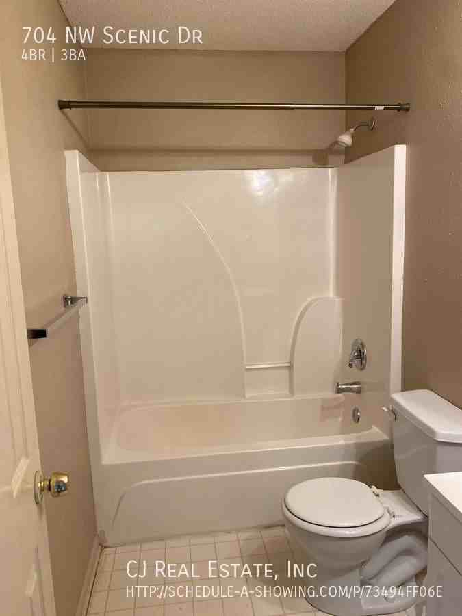 704 Nw Scenic Dr - Photo 7 of 10