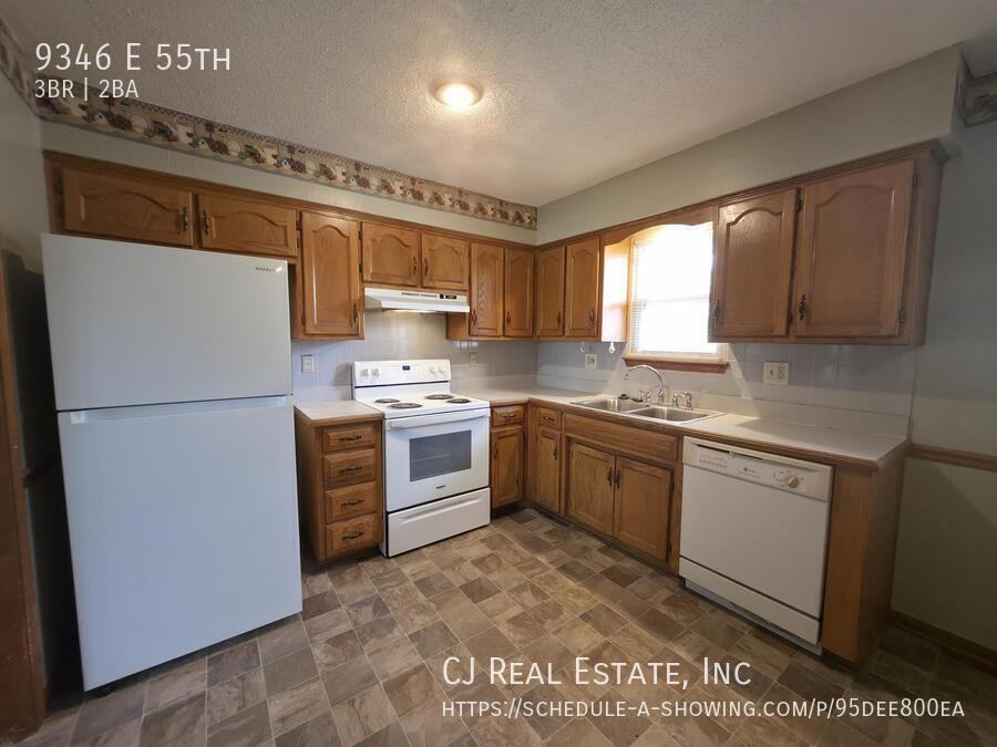 9346 E 55th St - Photo 5 of 11