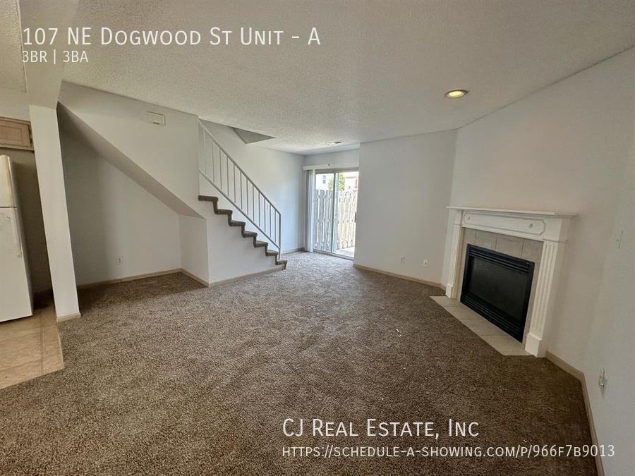107 Ne Dogwood St #A - Photo 3 of 11