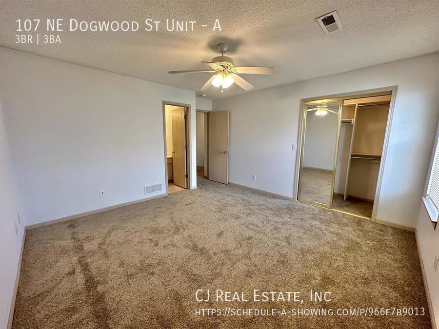 107 Ne Dogwood St #A - Photo 4 of 11