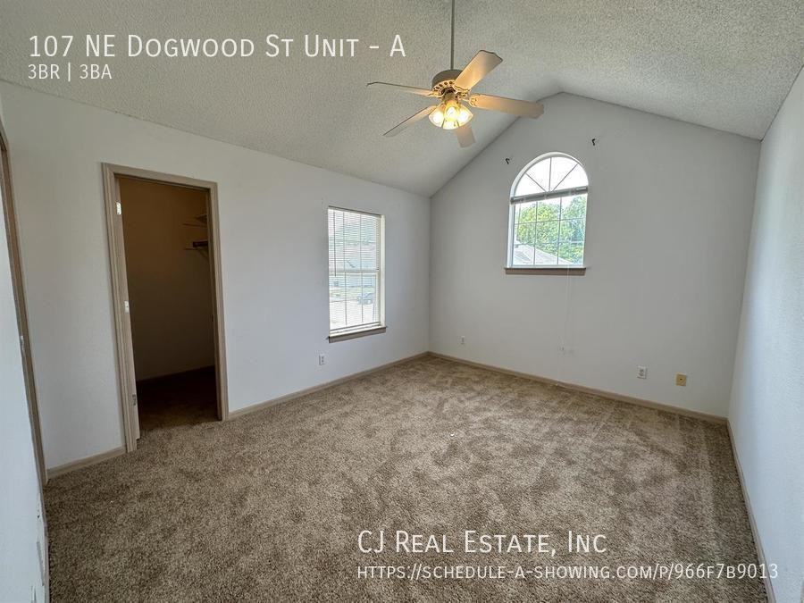 107 Ne Dogwood St #A - Photo 7 of 11