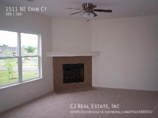 1511 Ne Erin Ct - Photo 2 of 9