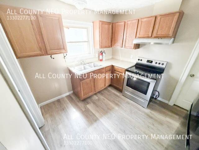 321 Grace Ave - Photo 6 of 24