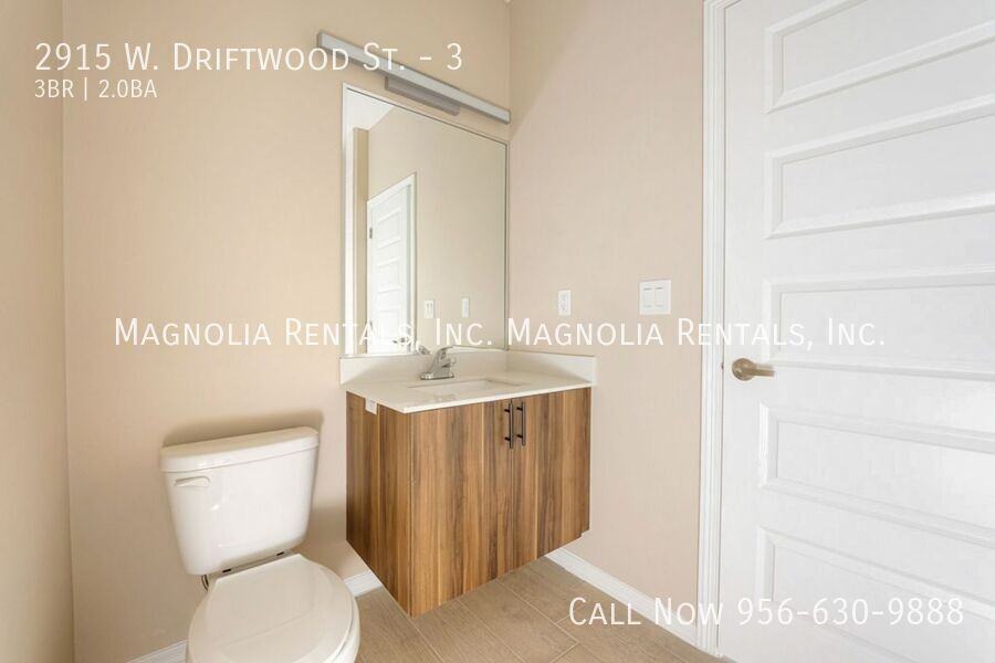 2915 W Driftwood St #3 - Photo 6 of 10