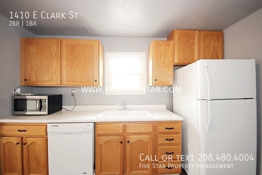 1410 E Clark St - Photo 6 of 12