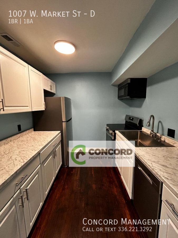 1007 W Market St #D - Photo 7 of 12