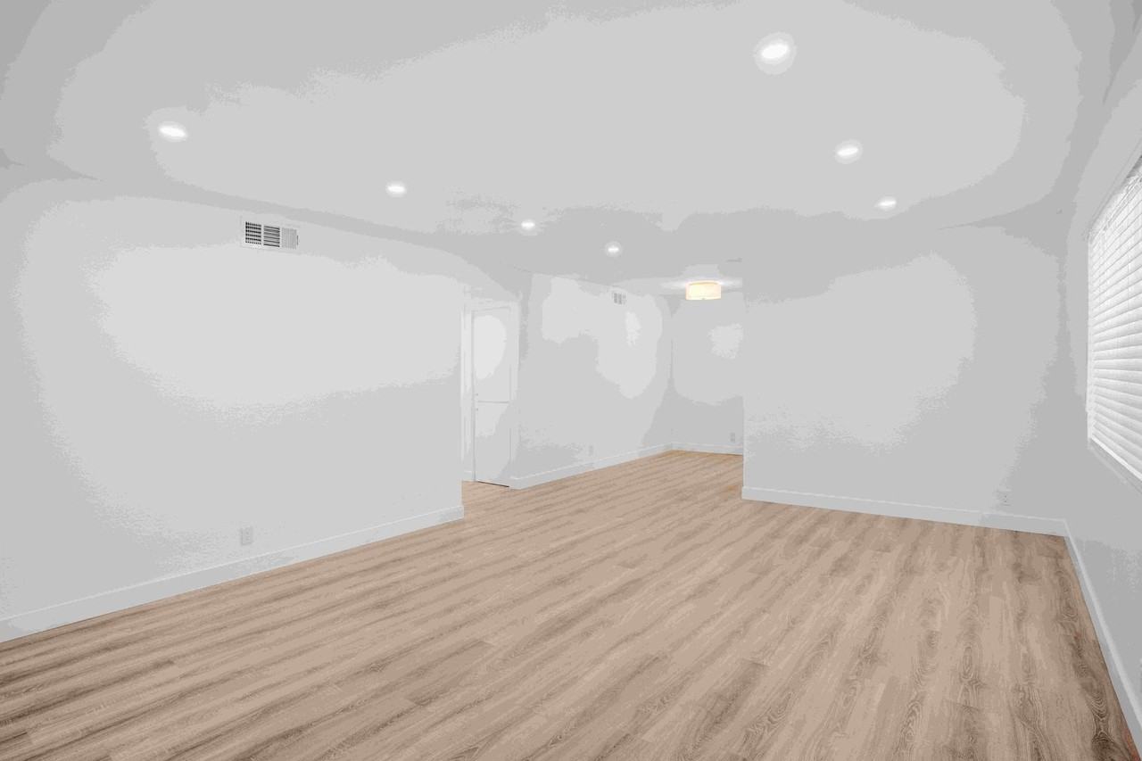 126 S Marengo Ave #18 - Photo 2 of 21