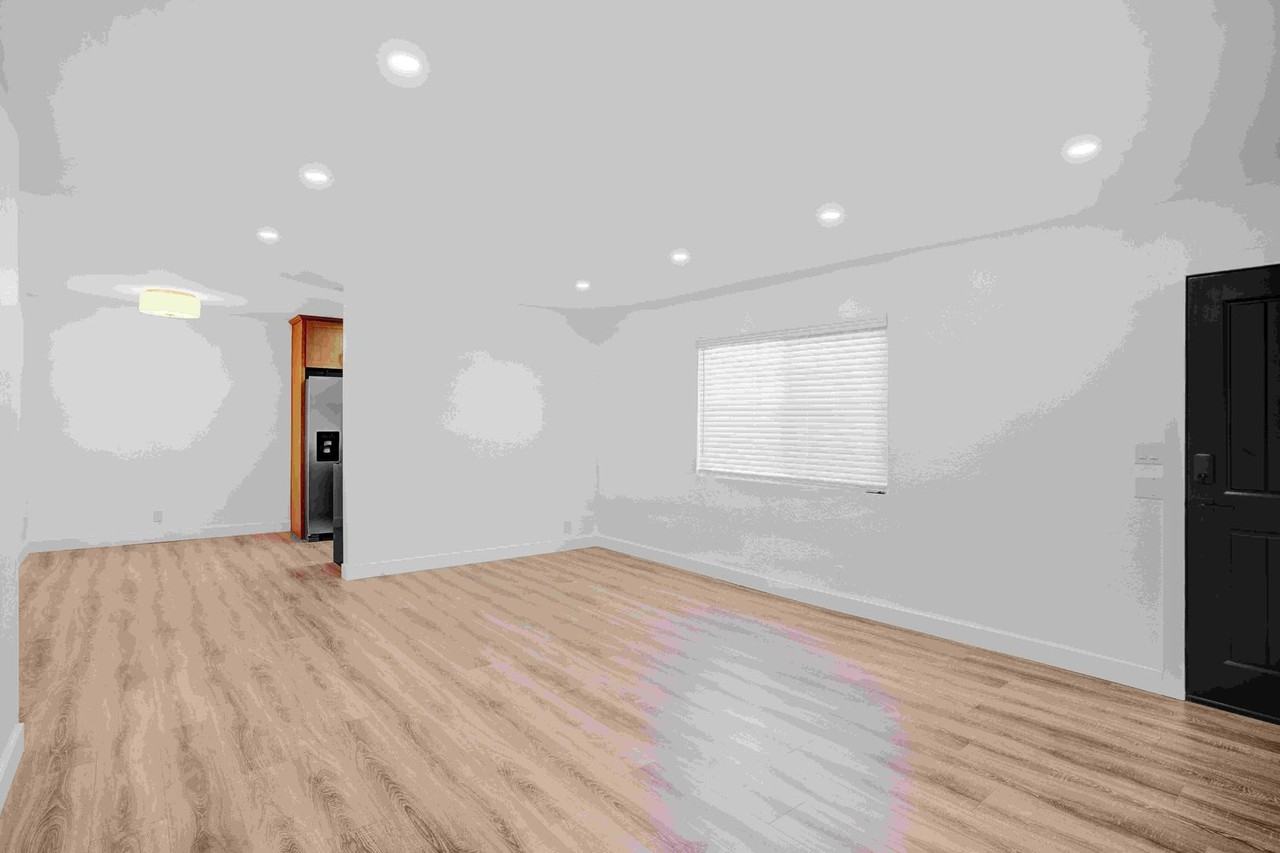 126 S Marengo Ave #18 - Photo 3 of 21