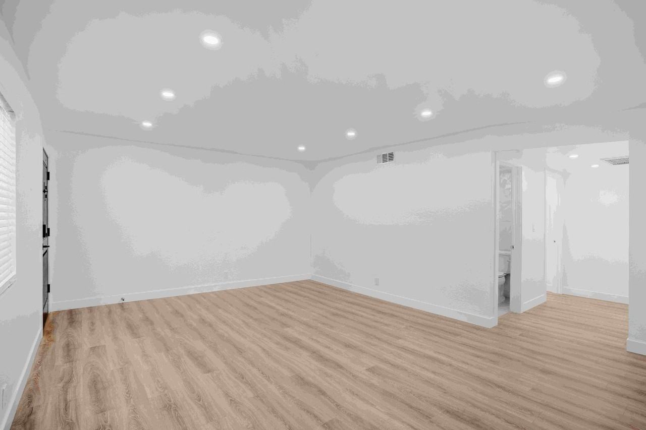 126 S Marengo Ave #18 - Photo 5 of 21