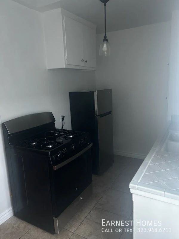 110 S Rampart Blvd #3 - Photo 5 of 18