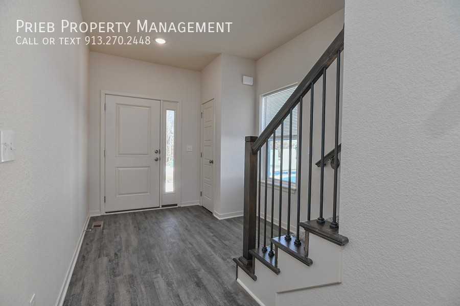 3247 N 103rd Pl #32 - Photo 4 of 34