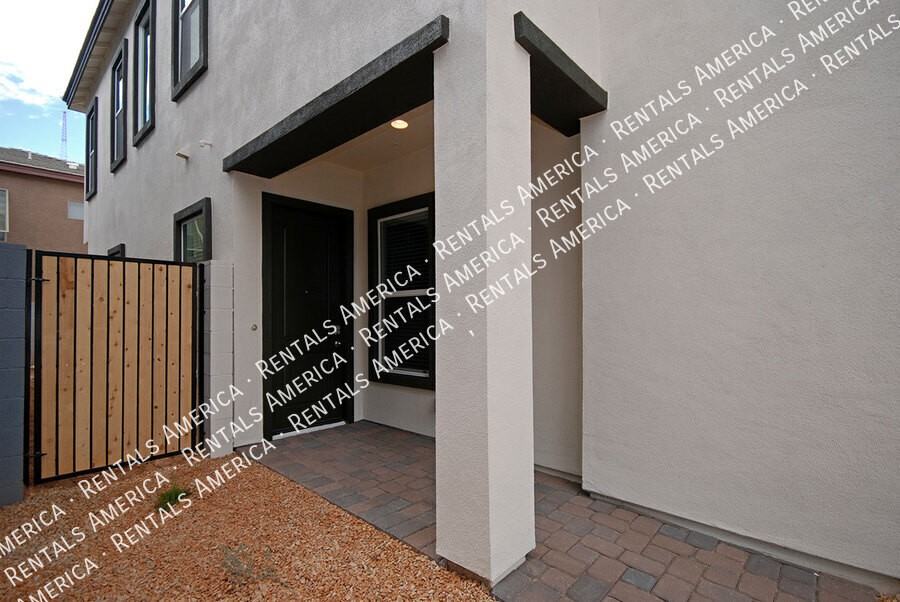 3725 E Catalina Dr - Photo 2 of 29