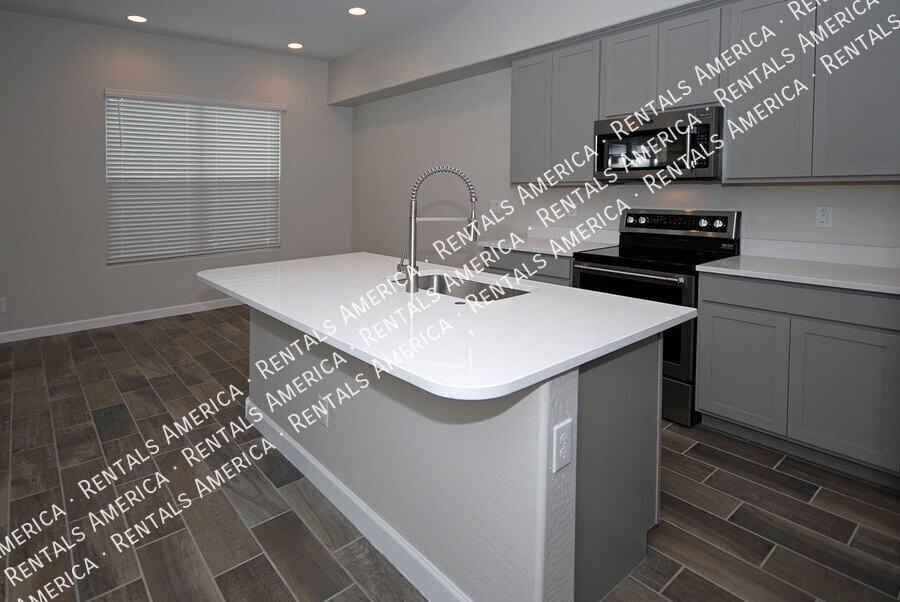 3725 E Catalina Dr - Photo 4 of 29