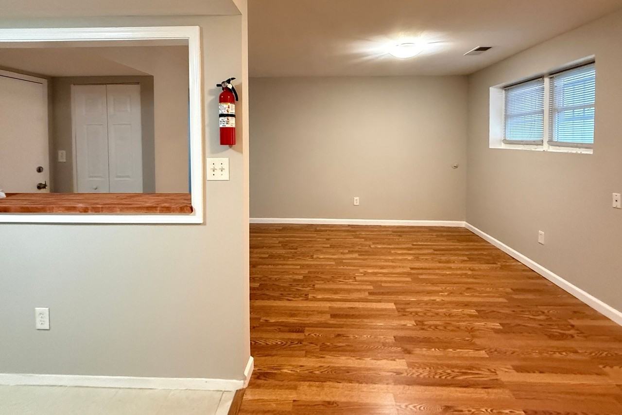 429 Kenyon St Nw #T2 - Photo 3 of 31